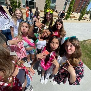 Meet your Posher, Leyla